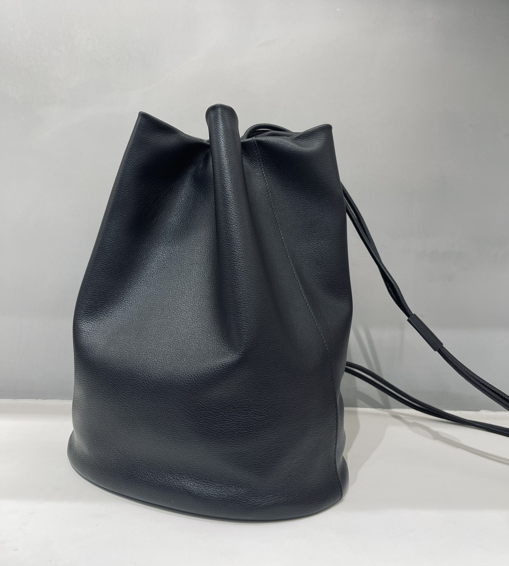 The R0w Park Tote Bag in Leather 25x31x16cm