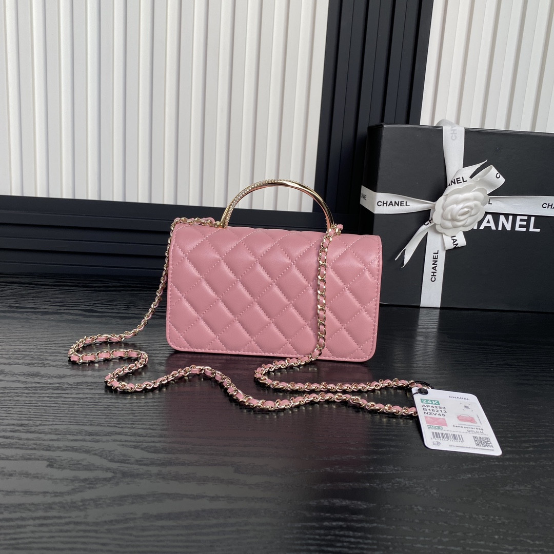 Ch**el Clutch With Chain   19cm