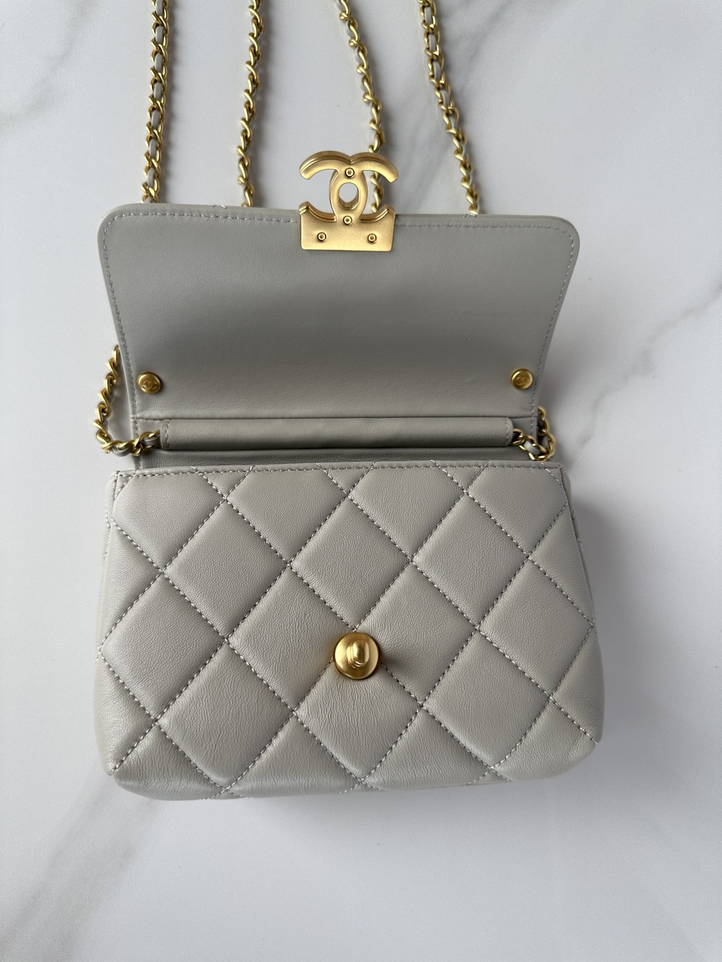 Ch**el Mini Flap Bag 19x12.5x8cm