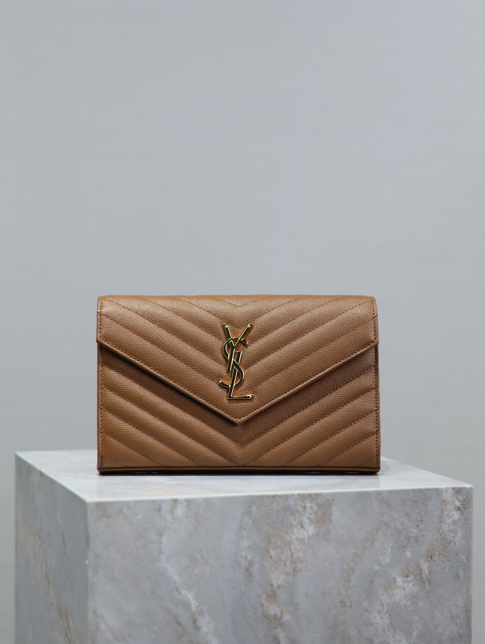 Y51 Cassandra Monogram Classic Chain Wallet in Grained Poudre Leather 22.5 x 14 x 4cm