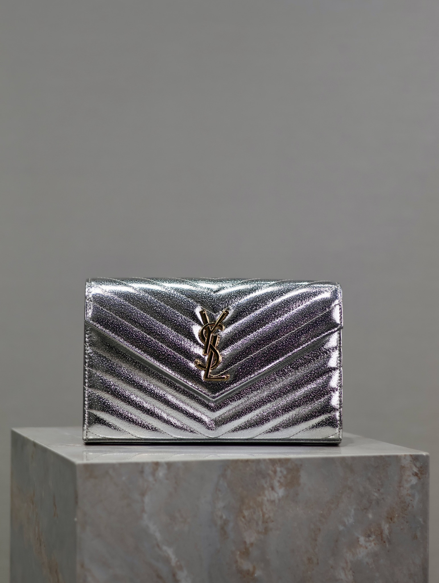 Y51 Cassandra Monogram Classic Chain Wallet  22.5 x 14 x 4cm