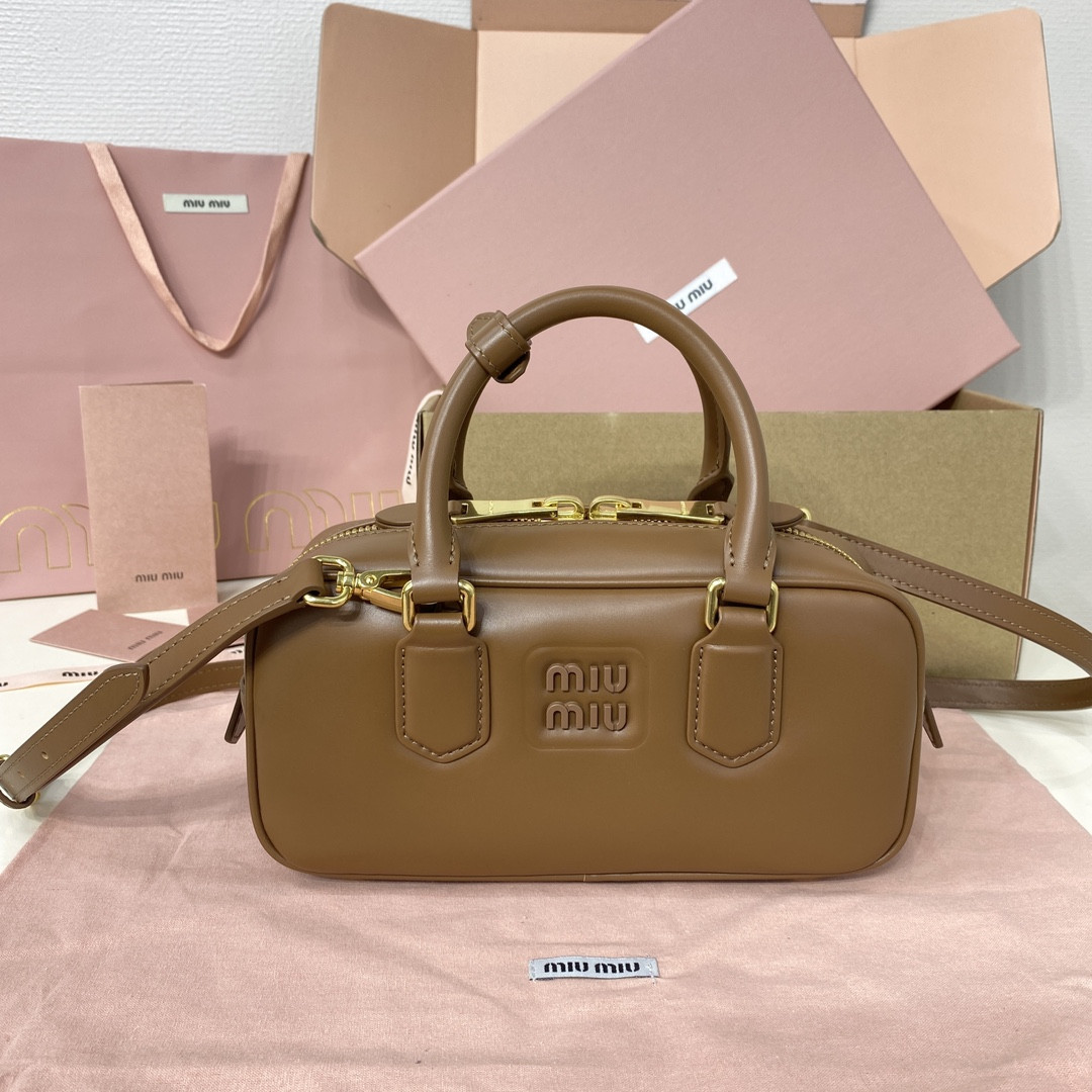 M1v M1v arcadie leather bag 10.5x22x7.5cm