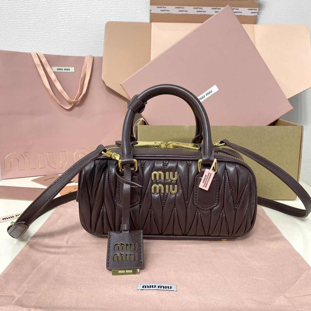M1v M1v arcadie matelassé nappa leather bag 22x10.5x7.5cm