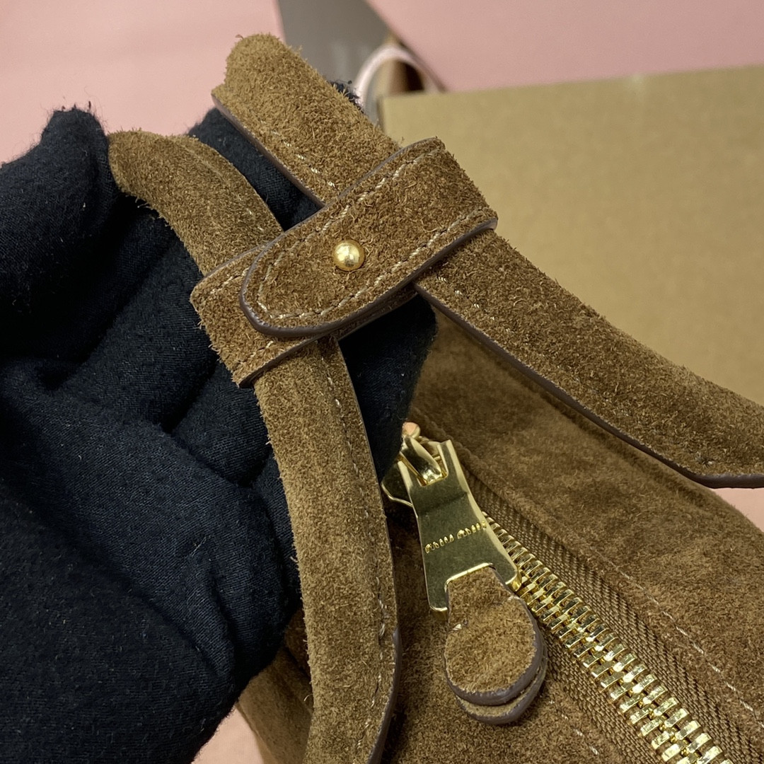 M1v M1v arcadie padded suede top-handle bag 22x10.5x7.5cm