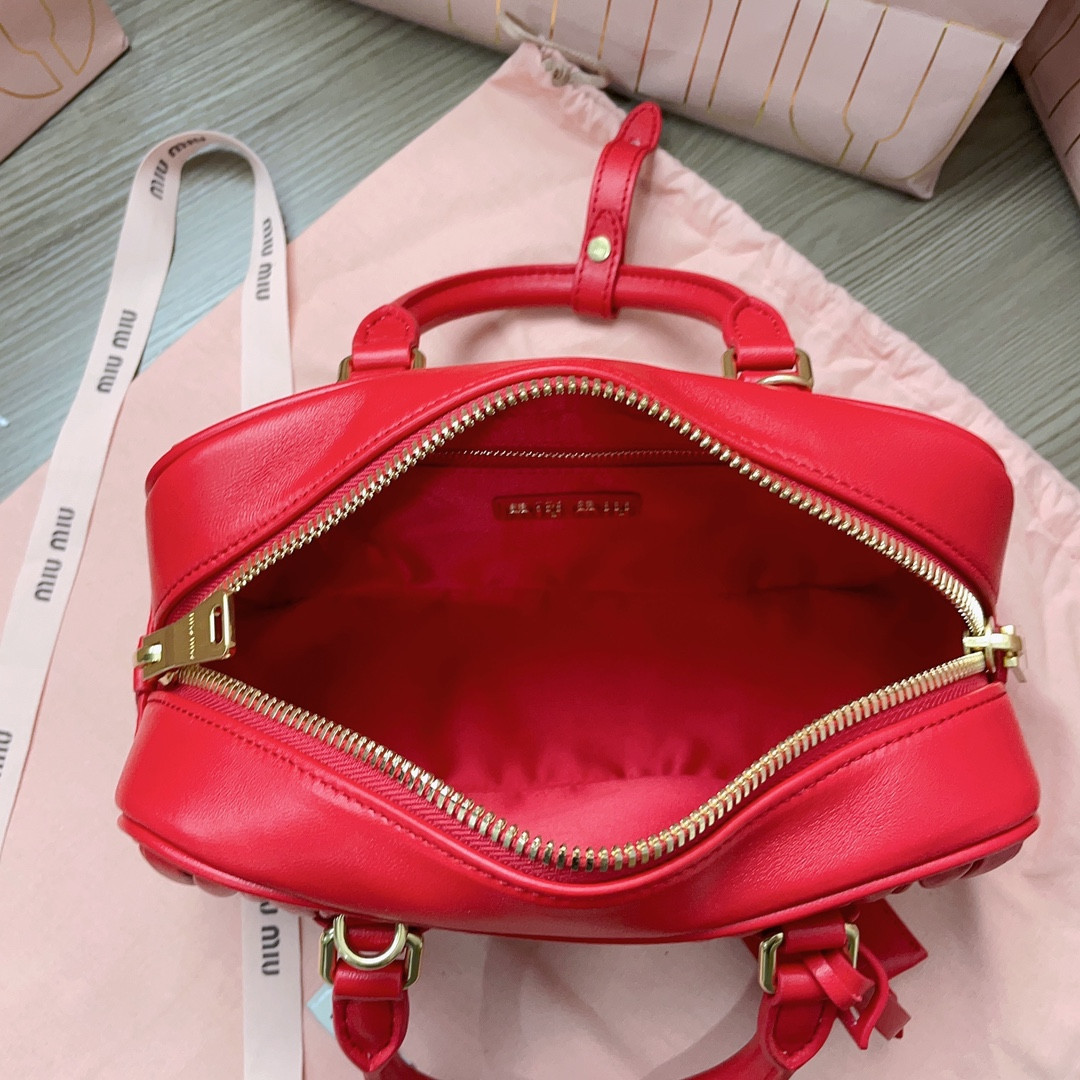 M1v M1v arcadie matelassé nappa leather bag 22x10.5x7.5cm