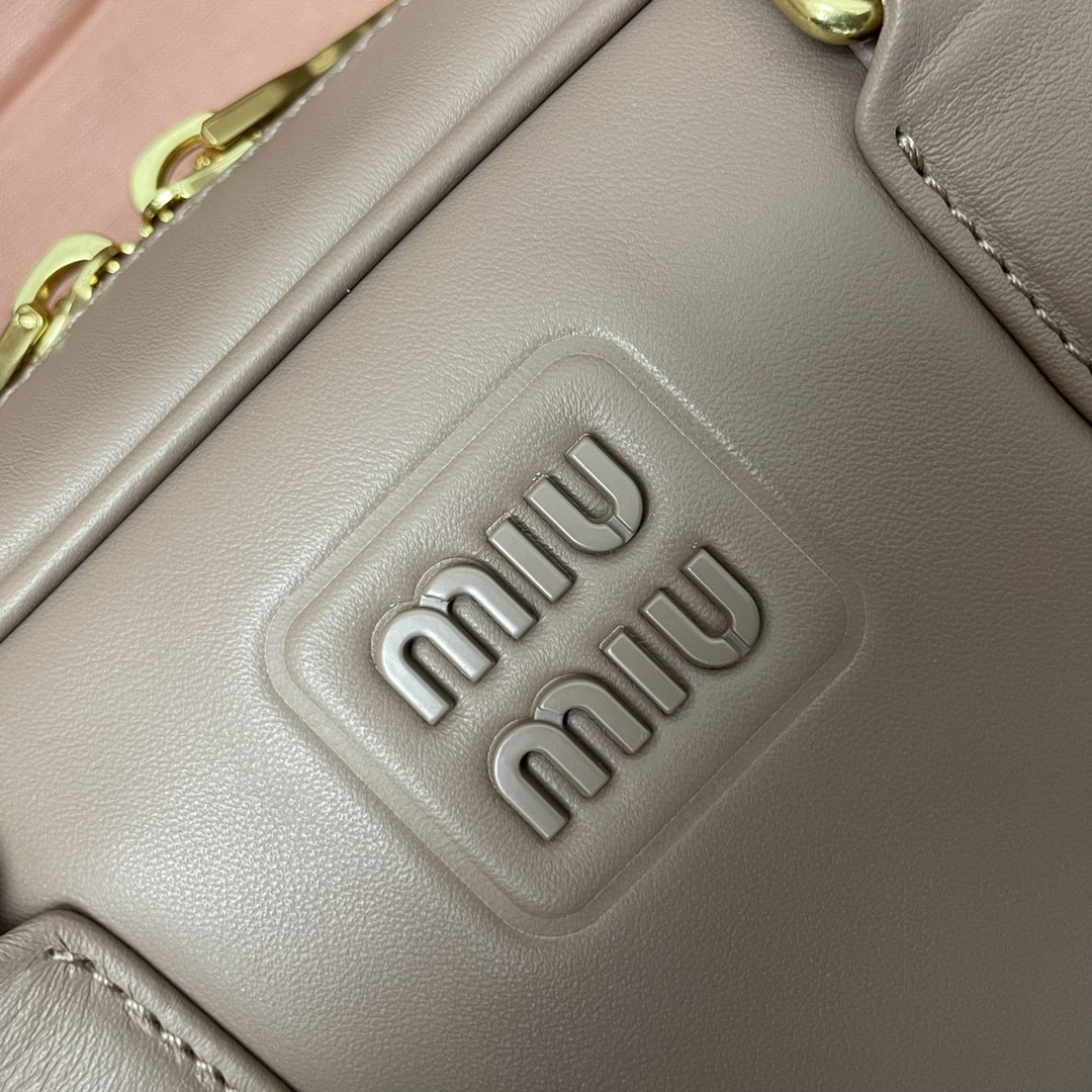 M1v M1v arcadie leather bag 10.5x22x7.5cm