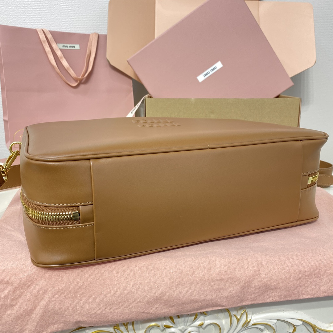 M1v M1v leather beau bag 23x34x10cm