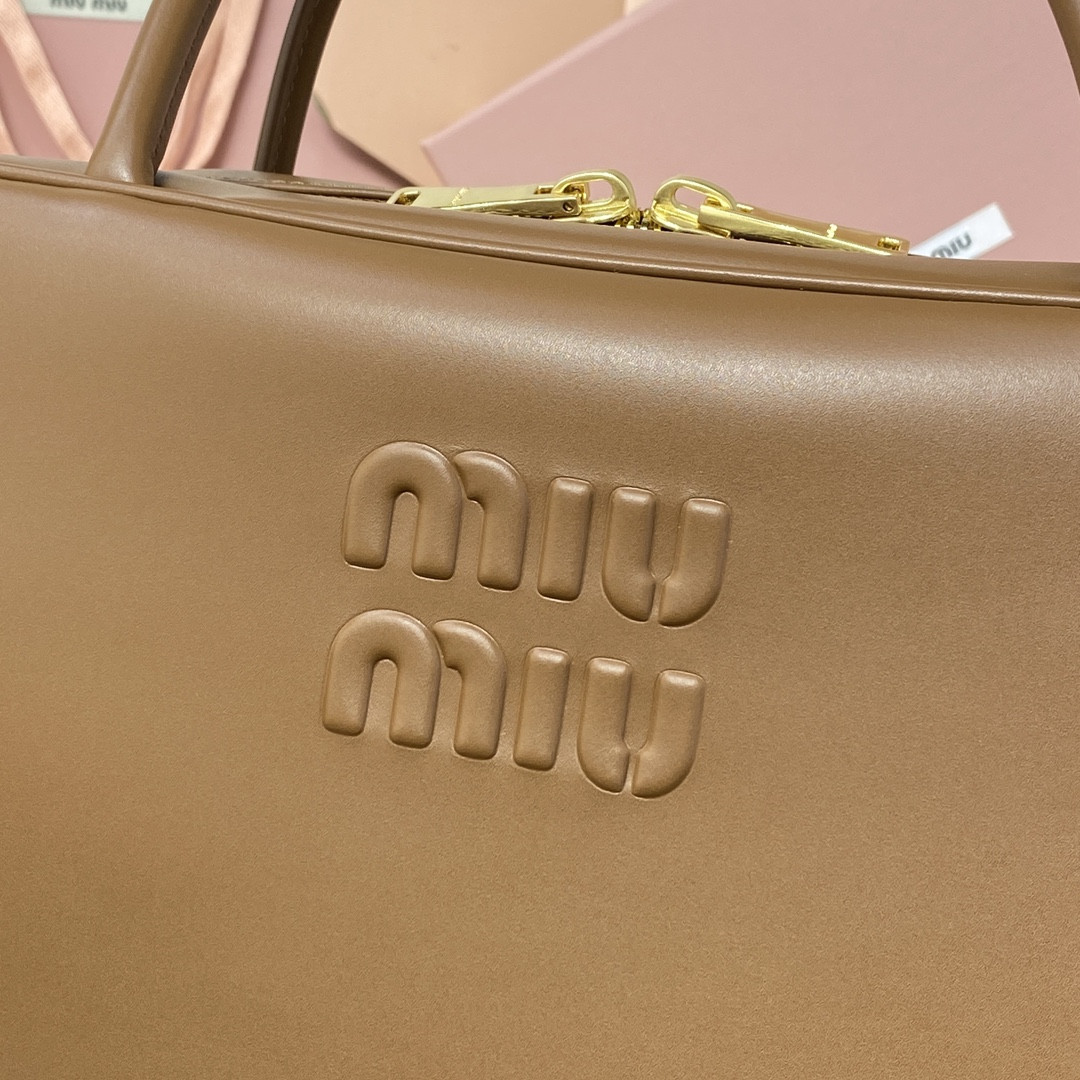 M1v M1v leather beau bag 23x34x10cm