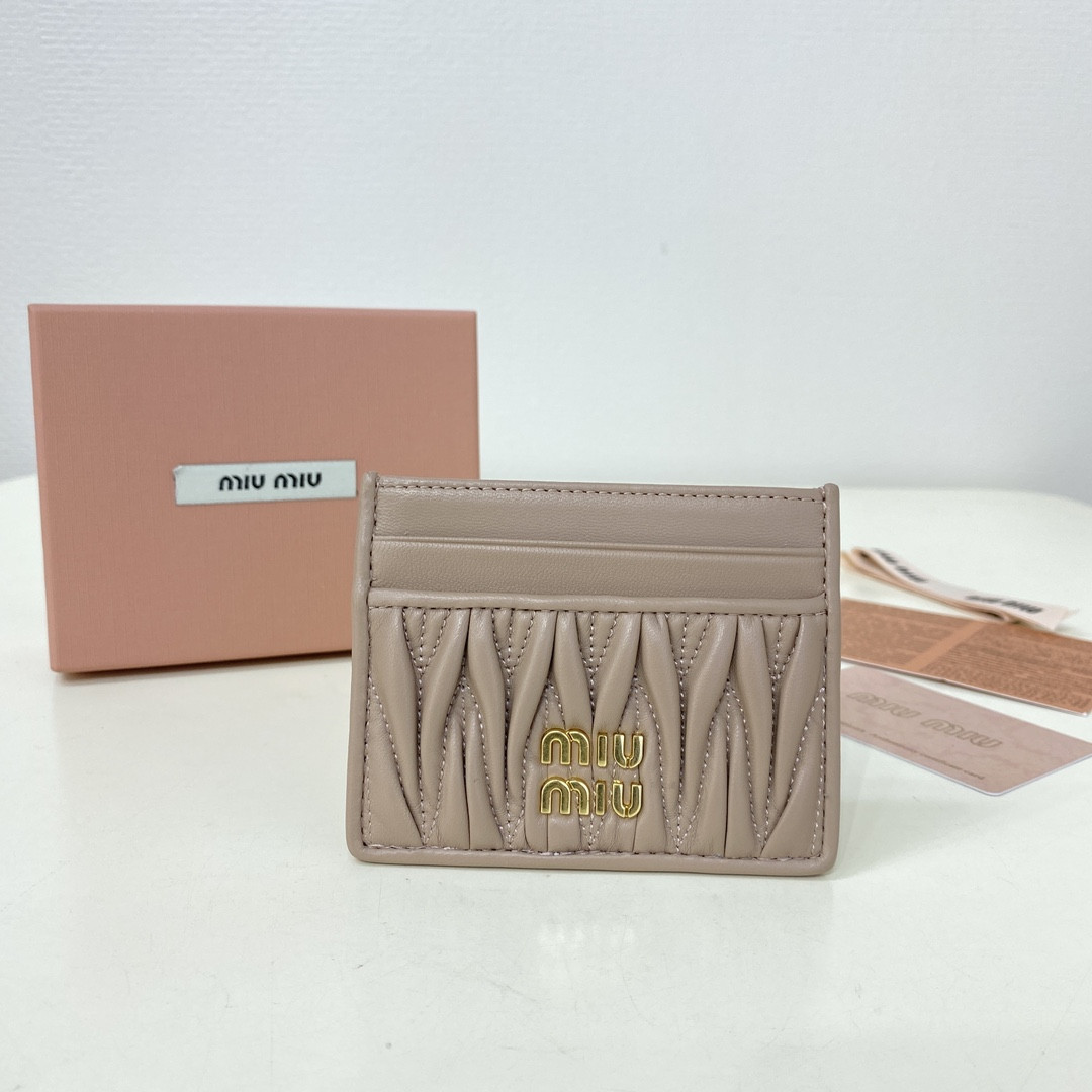 M1v M1v matelassé nappa leather card holder 8x10.5cm