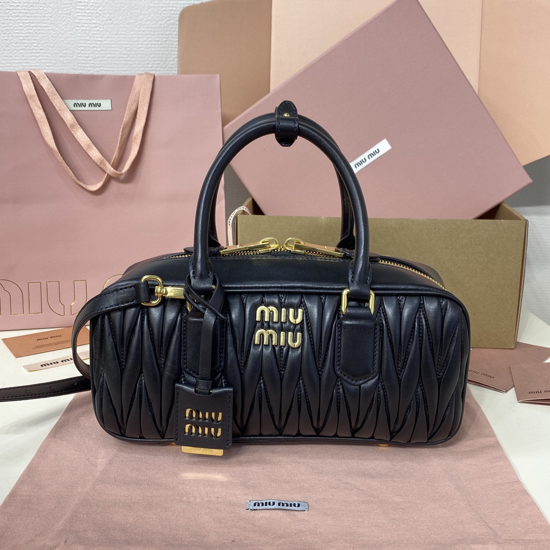 M1v M1v arcadie matelassé nappa leather bag 12x27x9cm