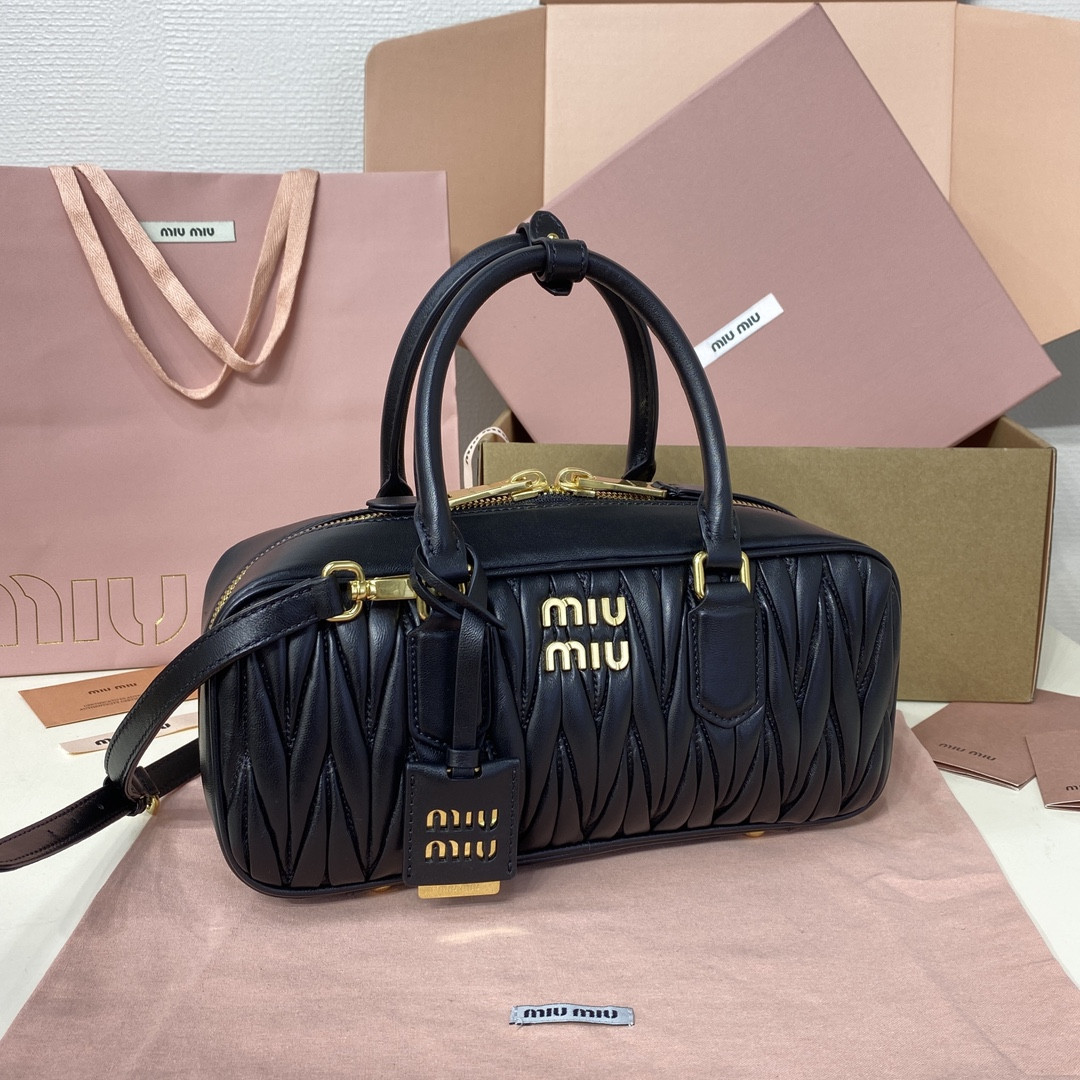 M1v M1v arcadie matelassé nappa leather bag 12x27x9cm