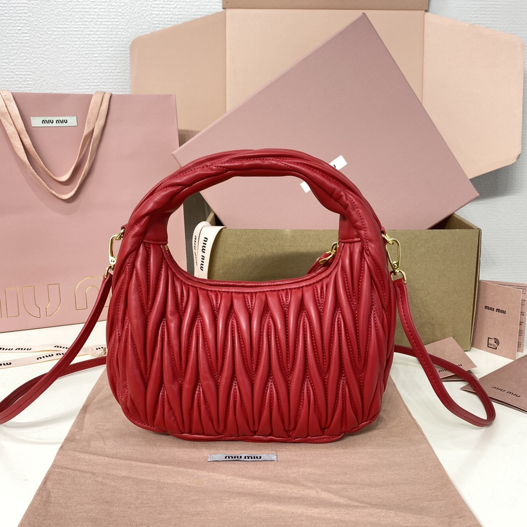 M1v M1v wander matelassé nappa leather hobo bag 17x20x6cm