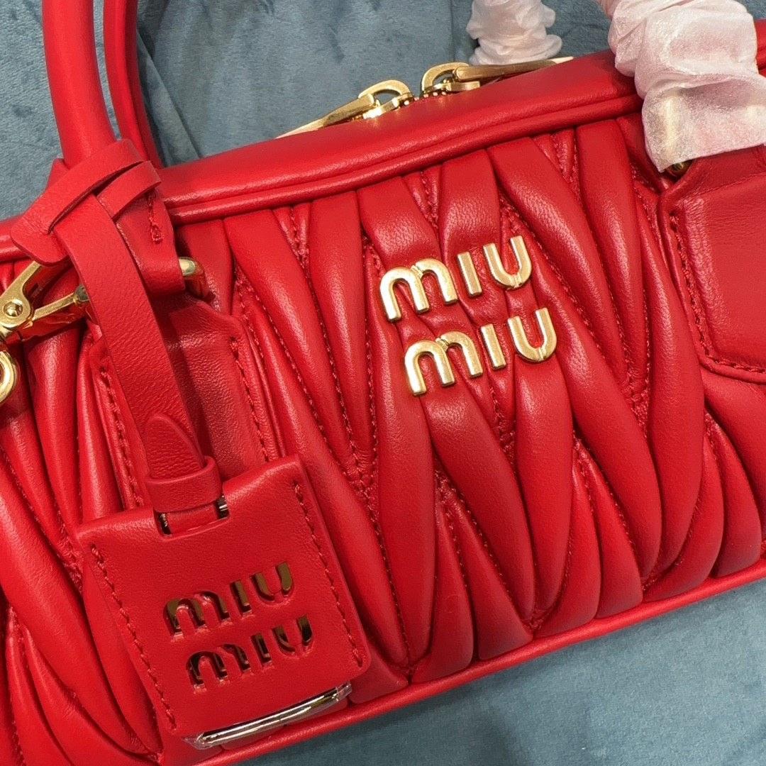 M1v M1v arcadie matelassé nappa leather bag 12x27x9cm