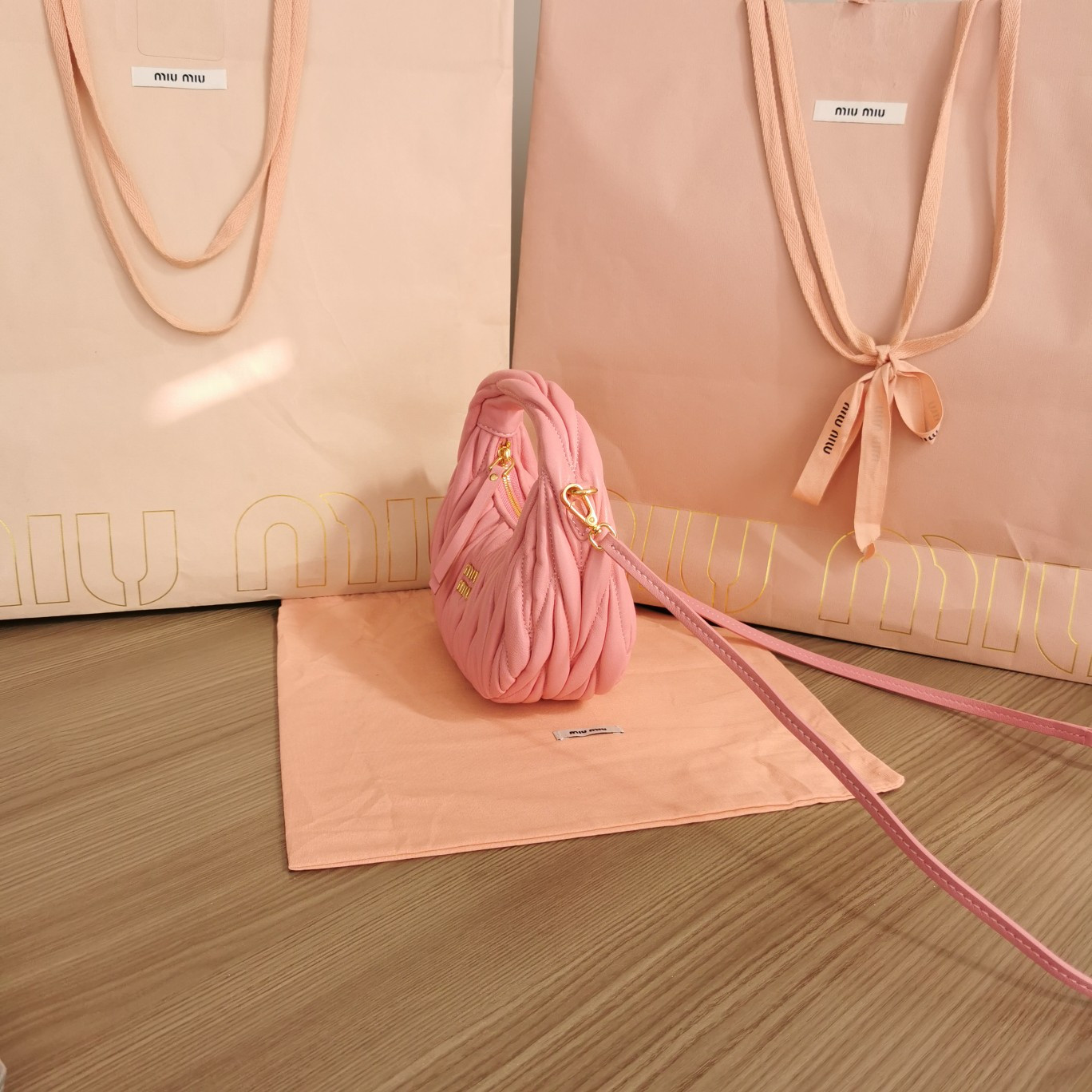 M1v M1v wander matelassé nappa leather hobo mini-bag 14x17.5x5.5cm