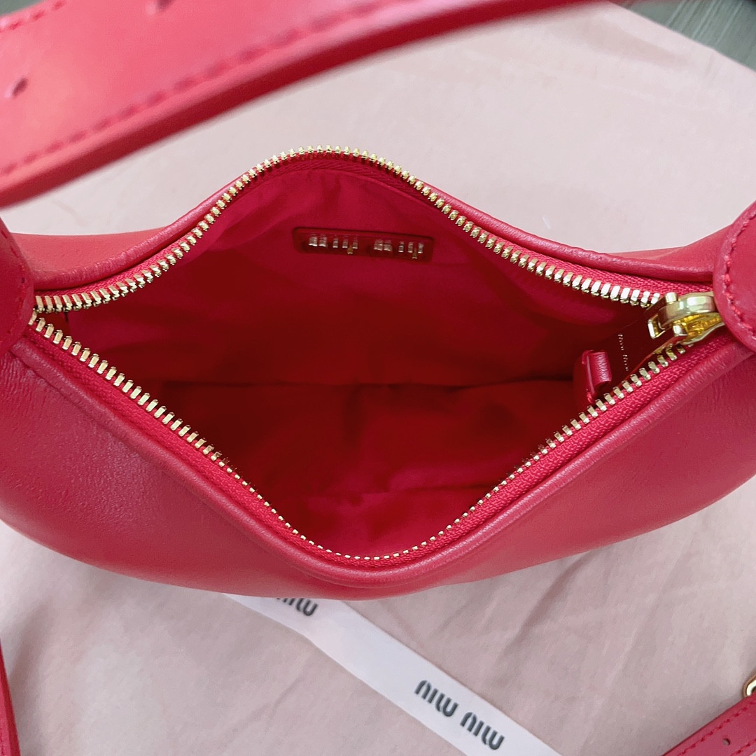 M1v M1v hobo bag 20x17x6cm