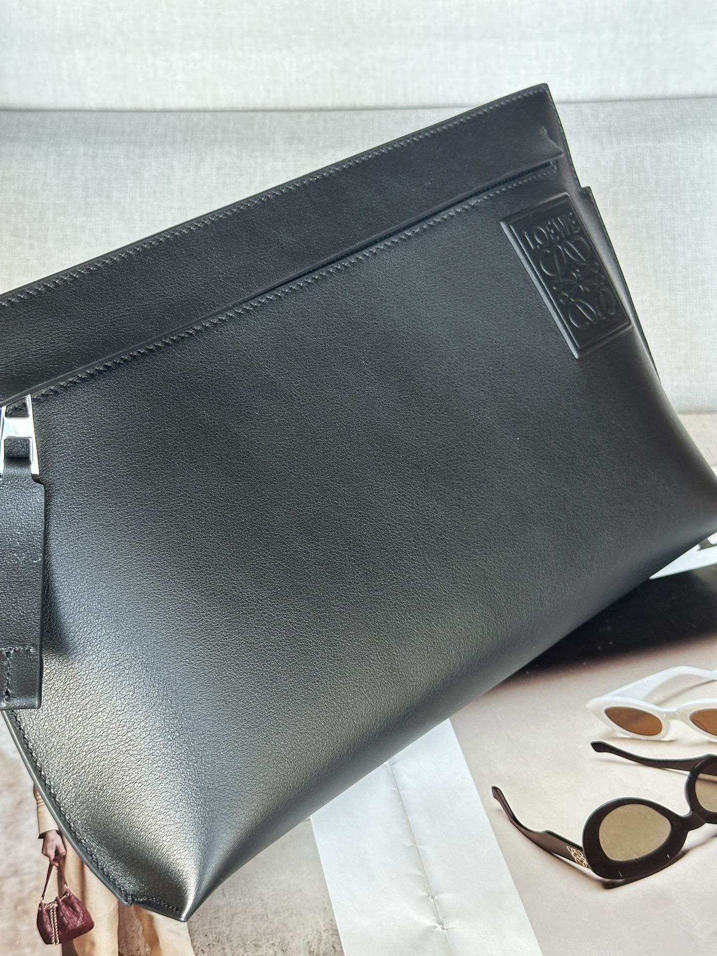 L0ew* T Pouch in satin calfskin 29.5x6.5x20.5cm