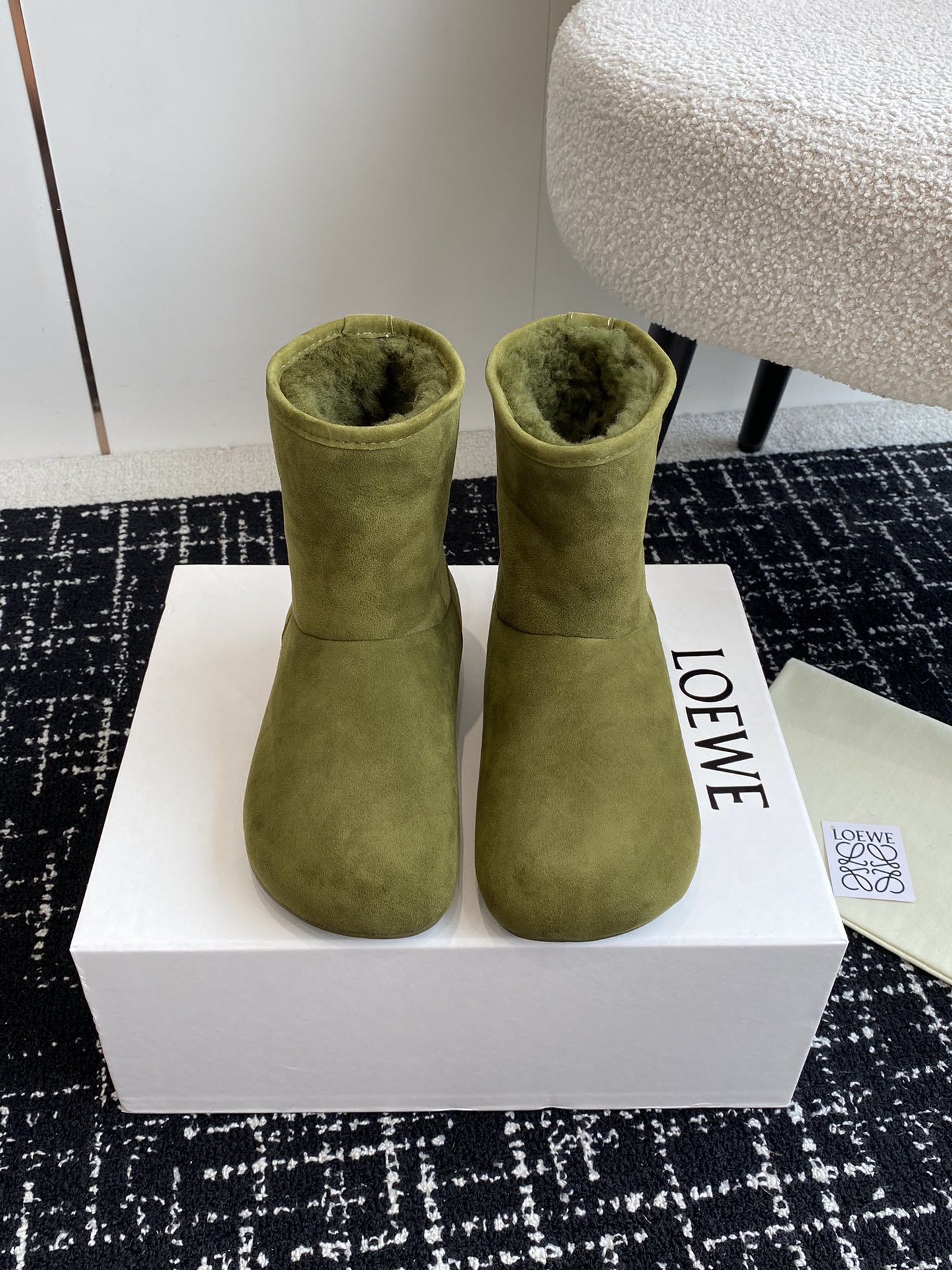 UA L0ew* Boot