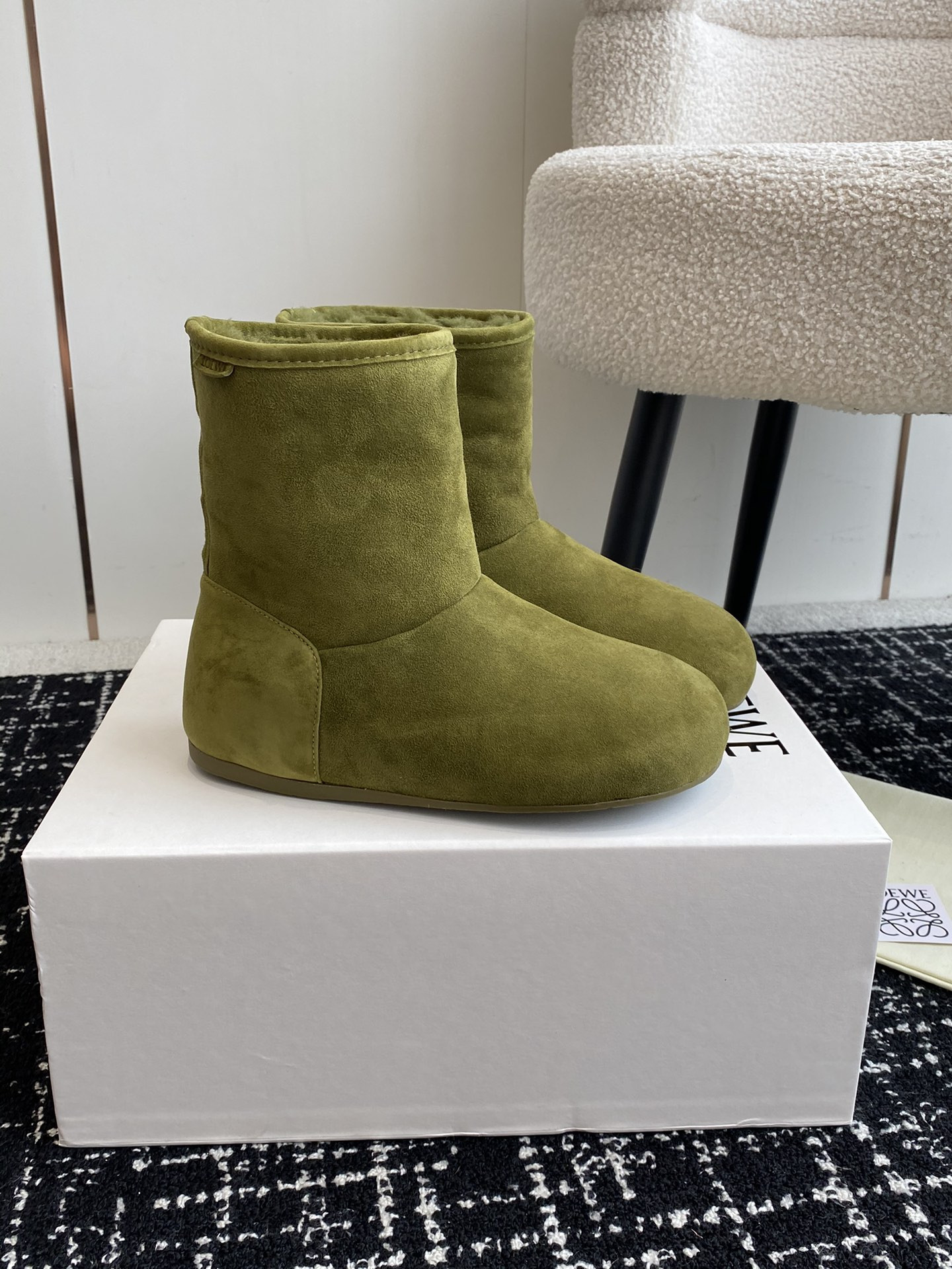 UA L0ew* Boot