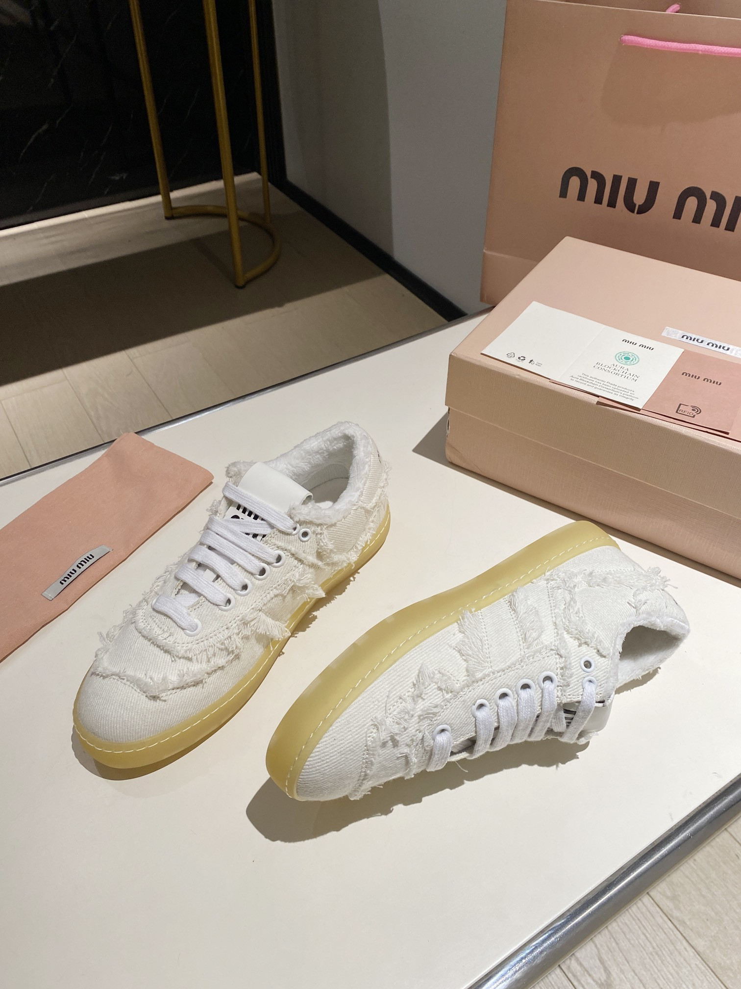 ua M1v M1v sneakers