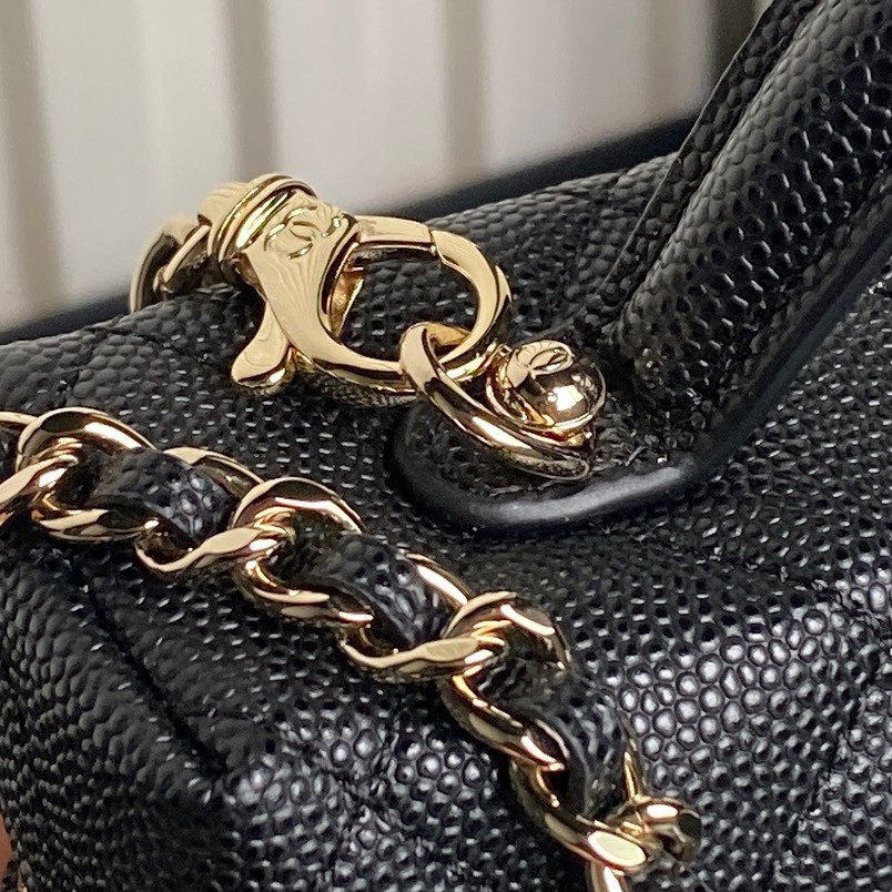 Ch**el LONG VANITY WITH CHAIN 17×19.5×5cm