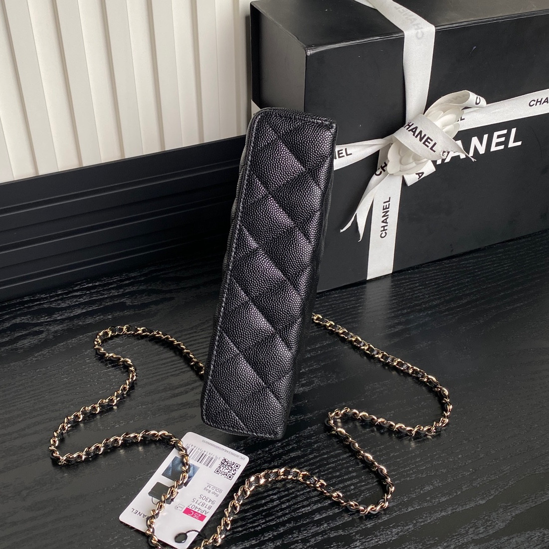 Ch**el LONG VANITY WITH CHAIN 17×19.5×5cm