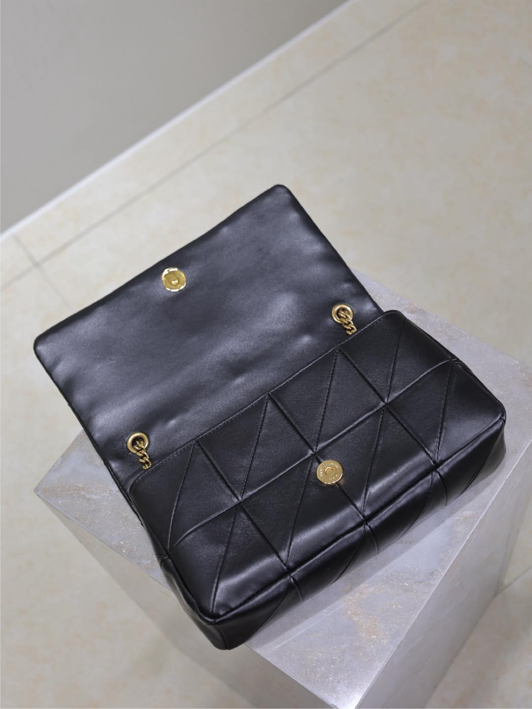 Y51 Jamie Medium  25x15x7.5cm