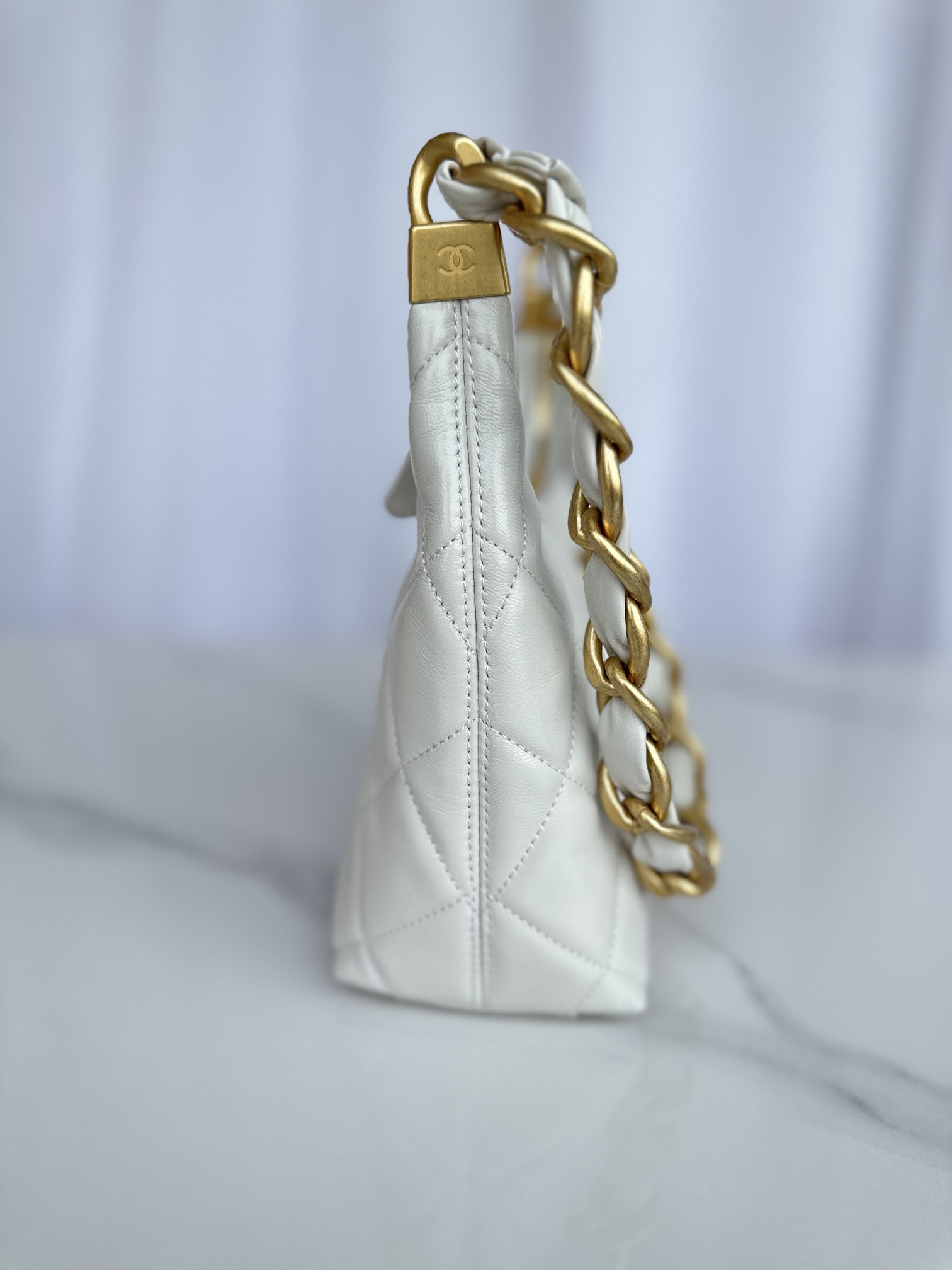 Ch**el Hobo Handbag 22×22×9cm
