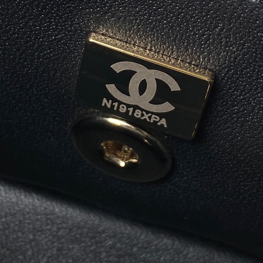 Ch**el 23K WALLET ON CHAIN Handbag 10.5×17×8cm