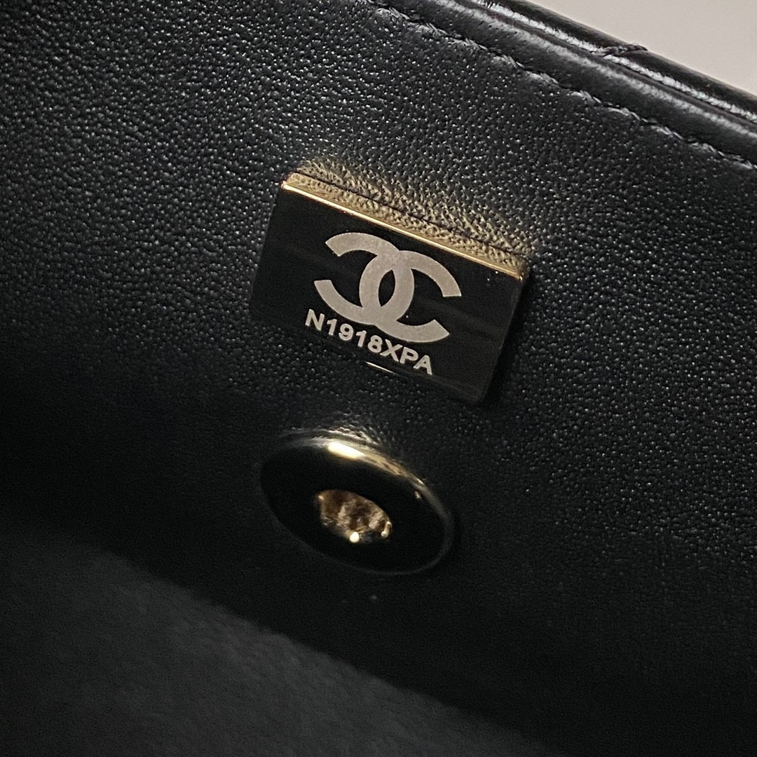 Ch**el 23K WALLET ON CHAIN Handbag 13.5×19×8cm