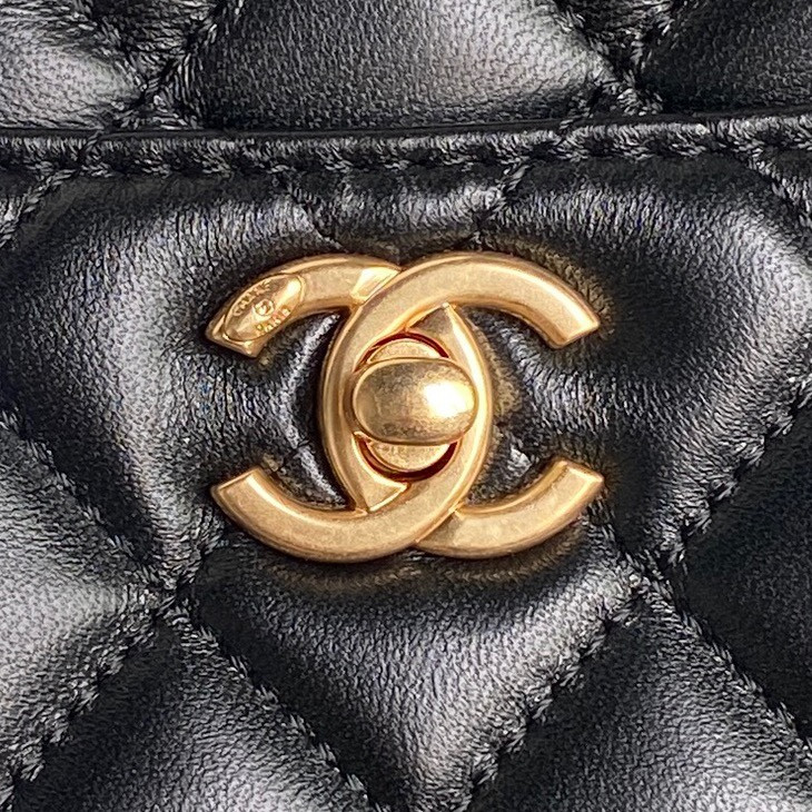 Ch**el Shopping Bag Lambskin 24×32×12cm