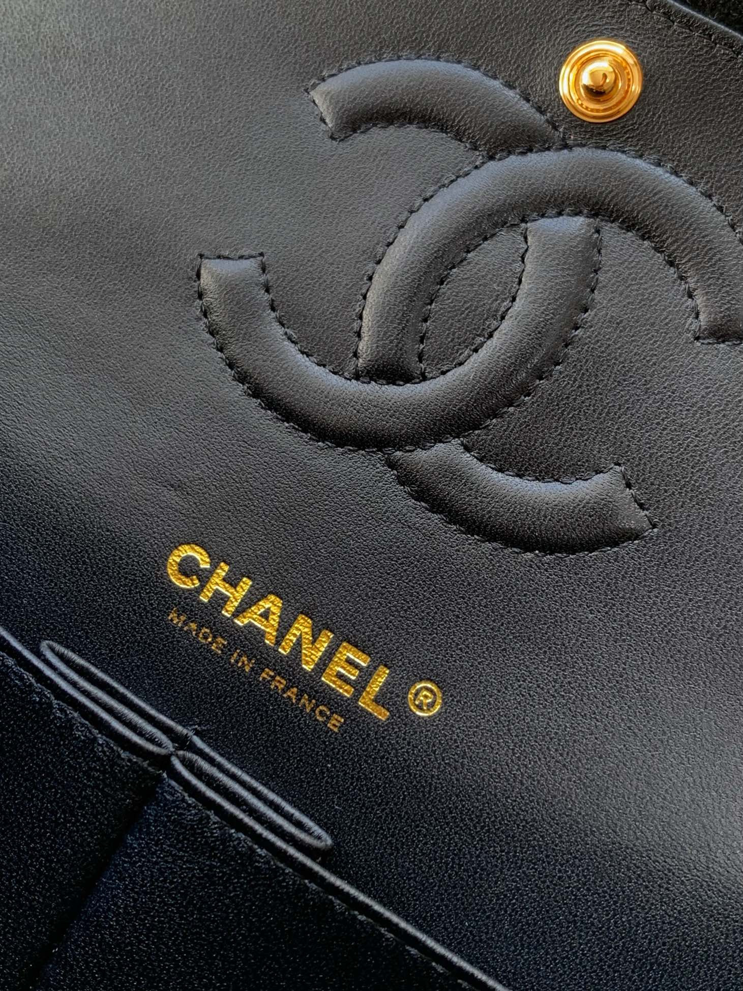 Ch**el CLASSIC 11.12 HANDBAG 25 15.5×25.5×6.5cm