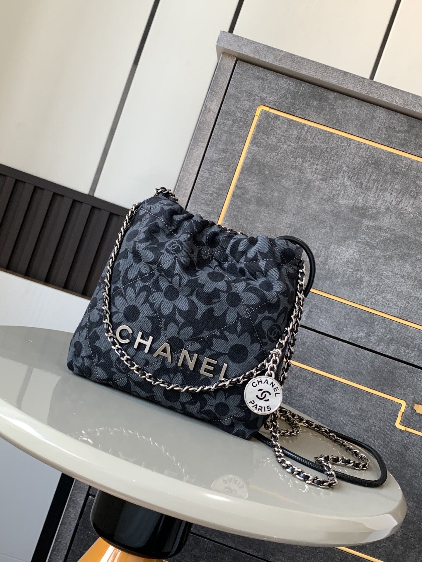Ch**el 22 MINI HANDBAG 20x19X6cm