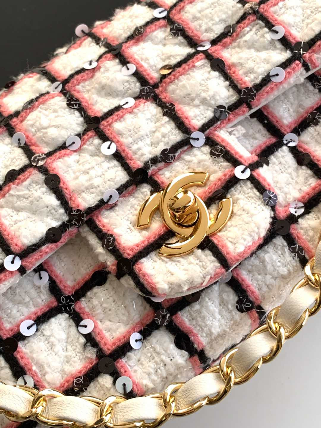 Ch**el Mini CF 20cm