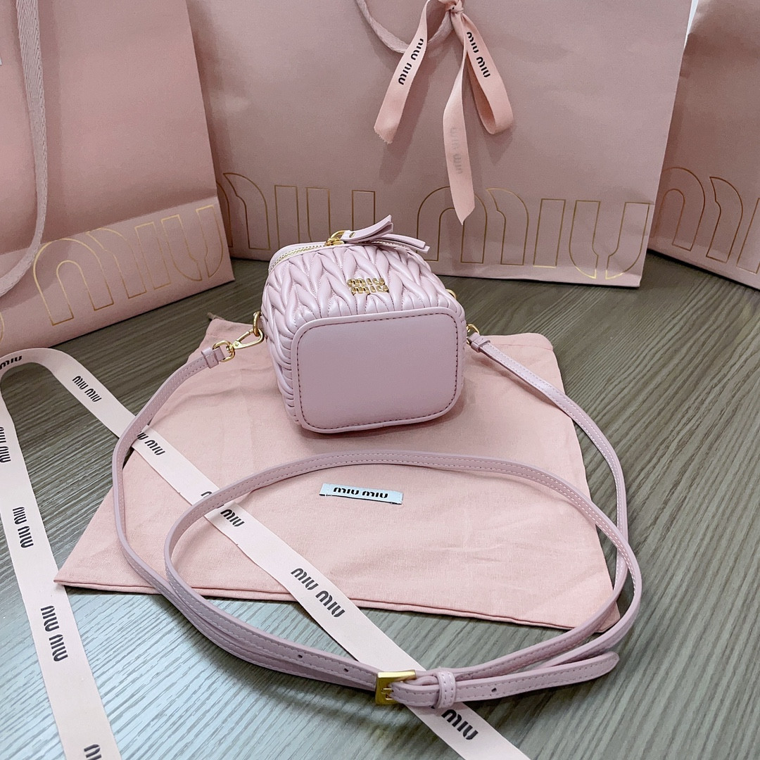 M1v M1v matelassé nappa leather micro bag 10.5x9.5x7cm
