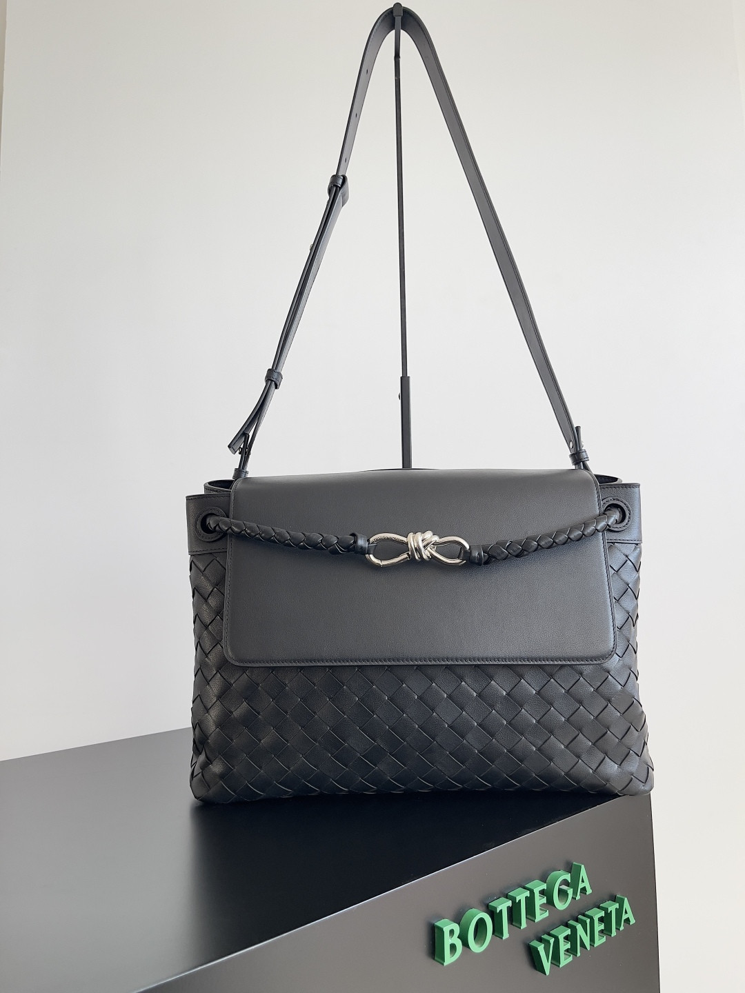 B0tt*ga Ven*ta Medium Andiamo Messenger 37x26x13cm
