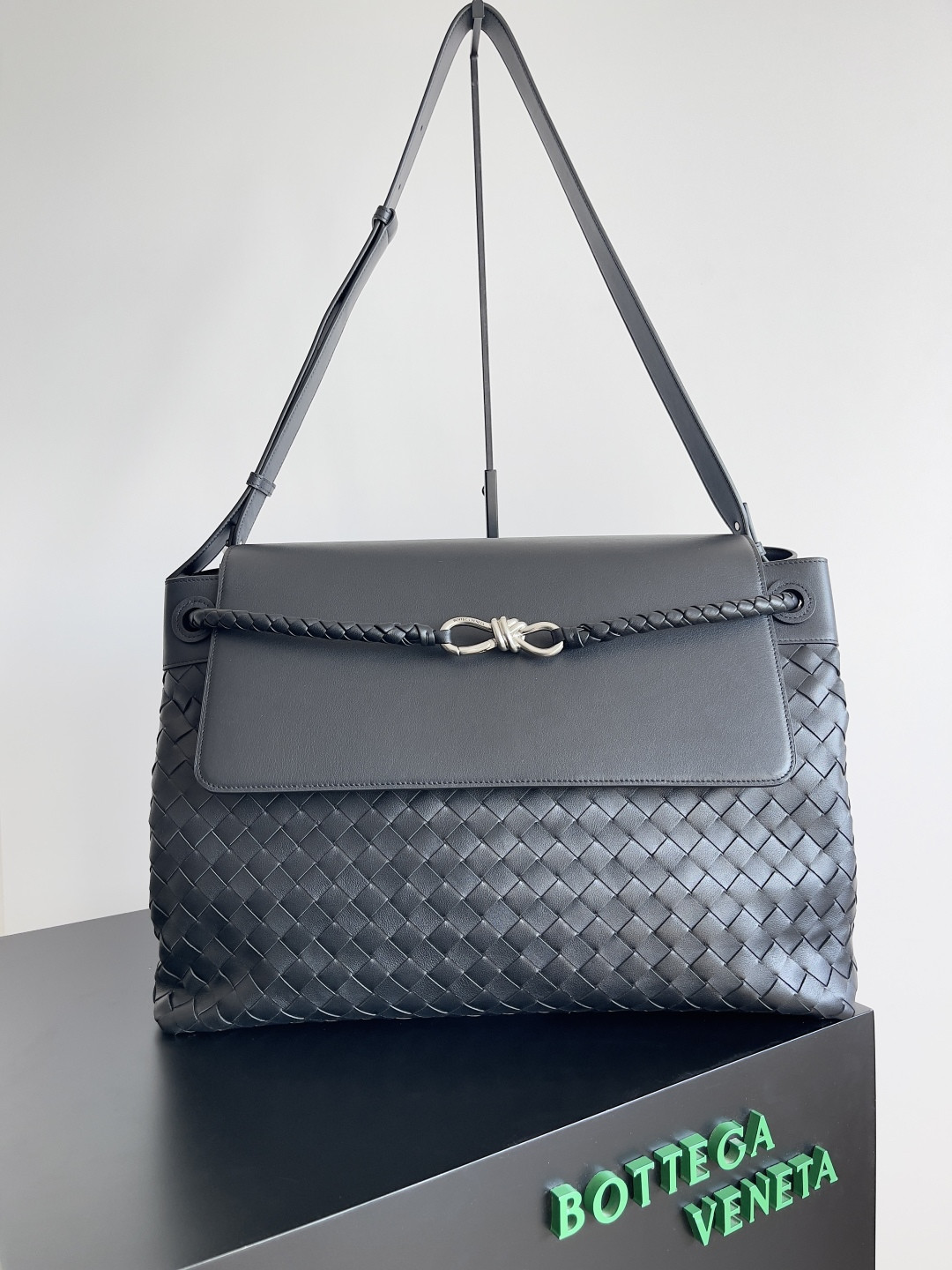 B0tt*ga Ven*ta Large Andiamo Messenger 43x32x20cm