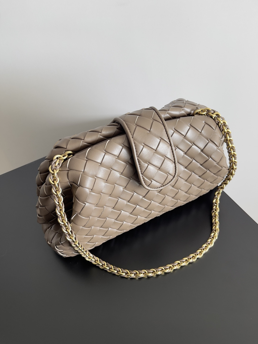 B0tt*ga Ven*ta  LAUREN  CLUTCH Andiamo Parachute  31x16.5x11cm