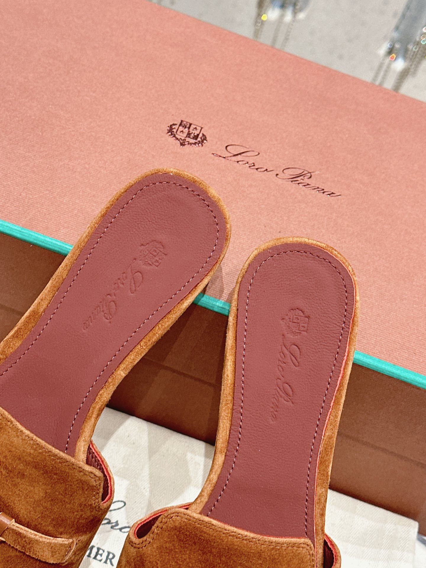 UA L0r0 P1ana Summer Charms Sandal