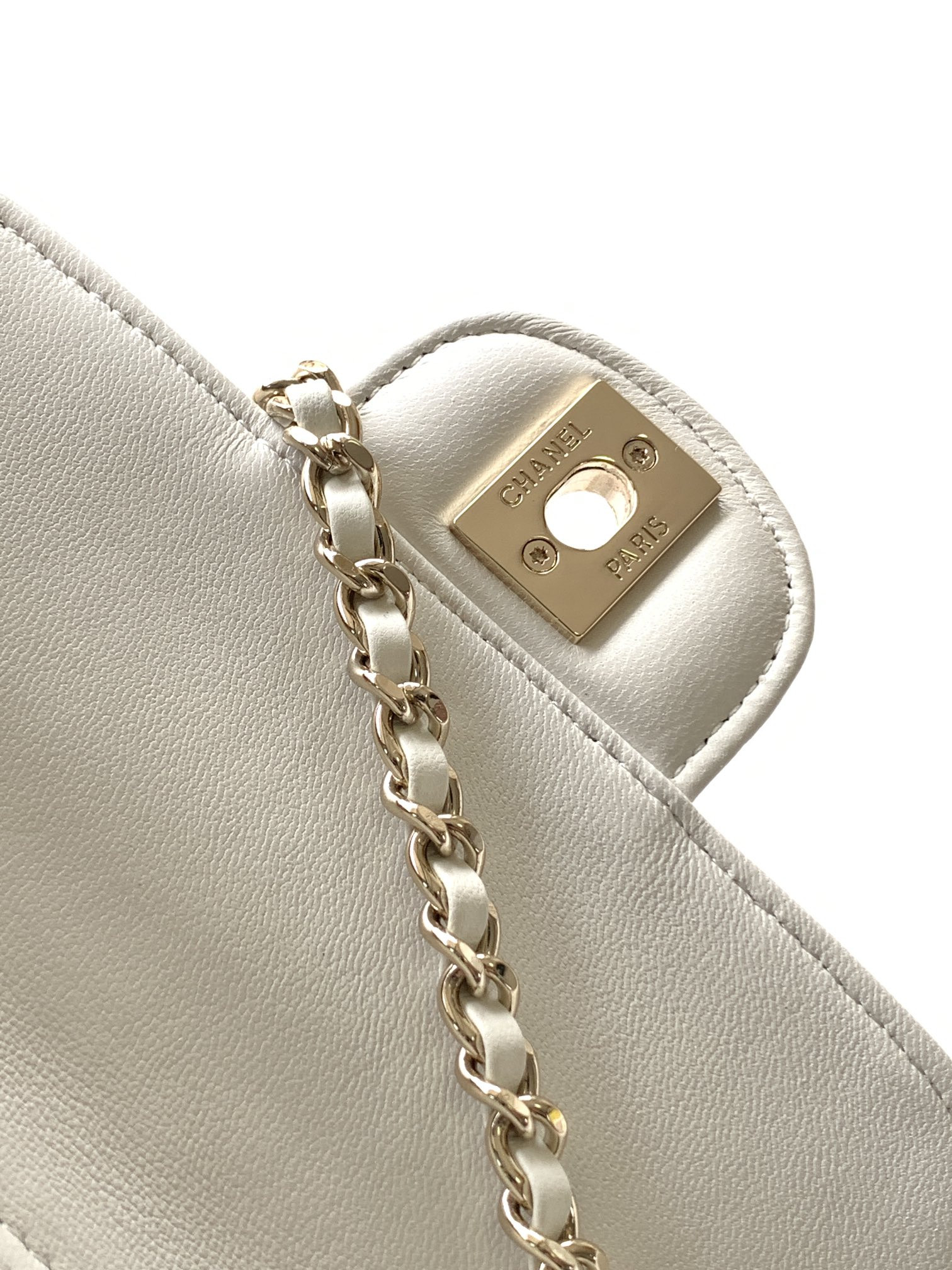 Ch**el 22cc Love Bag AS3191 18x16.5x6.5cm