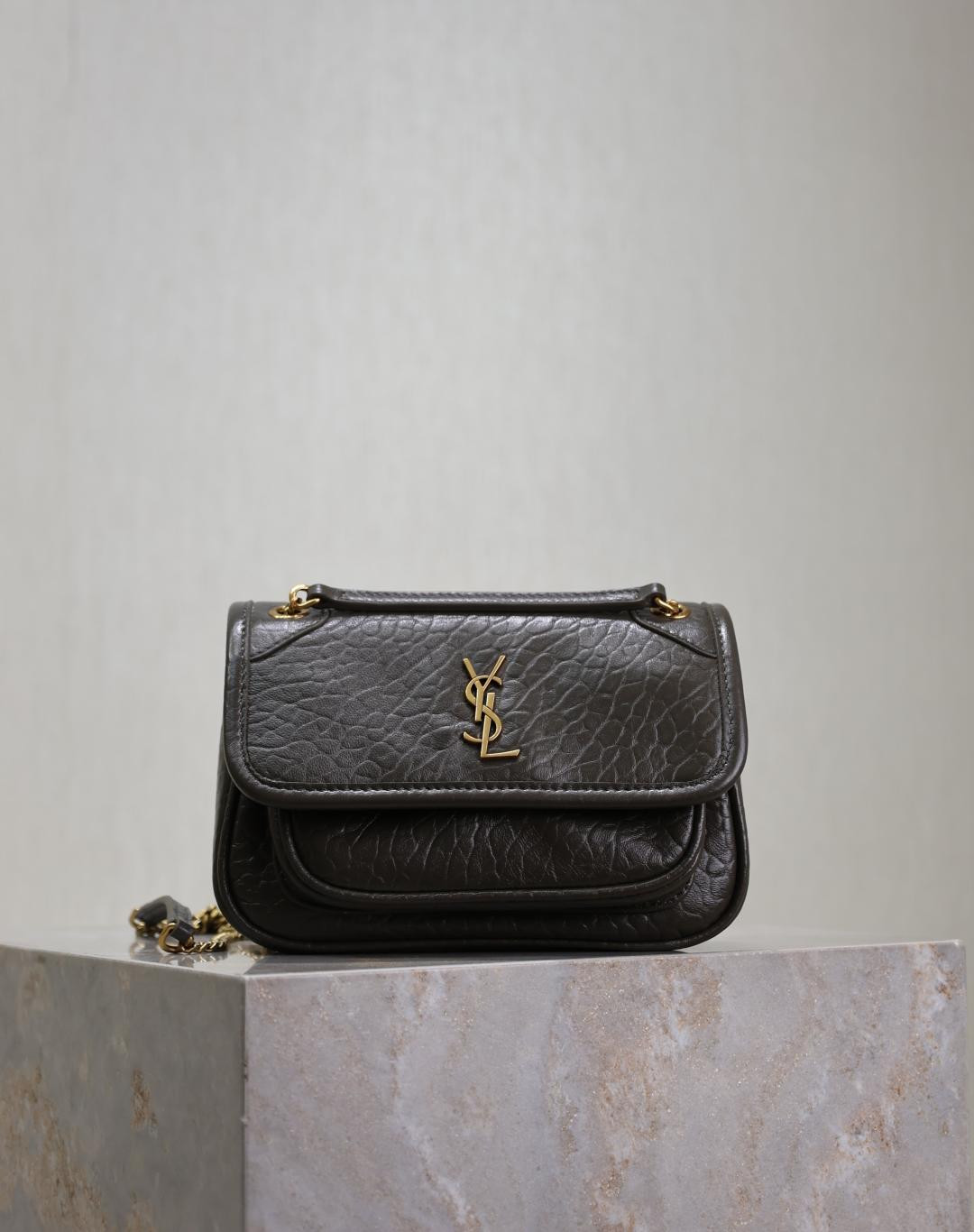 Y51 niki in grained lambskin 828736 22x16.5x12cm