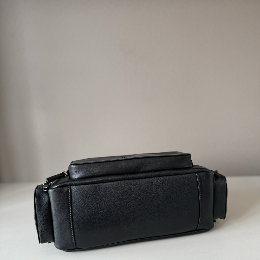 M1v M1v pocket washed nappa leather bag 32x15.5x11cm