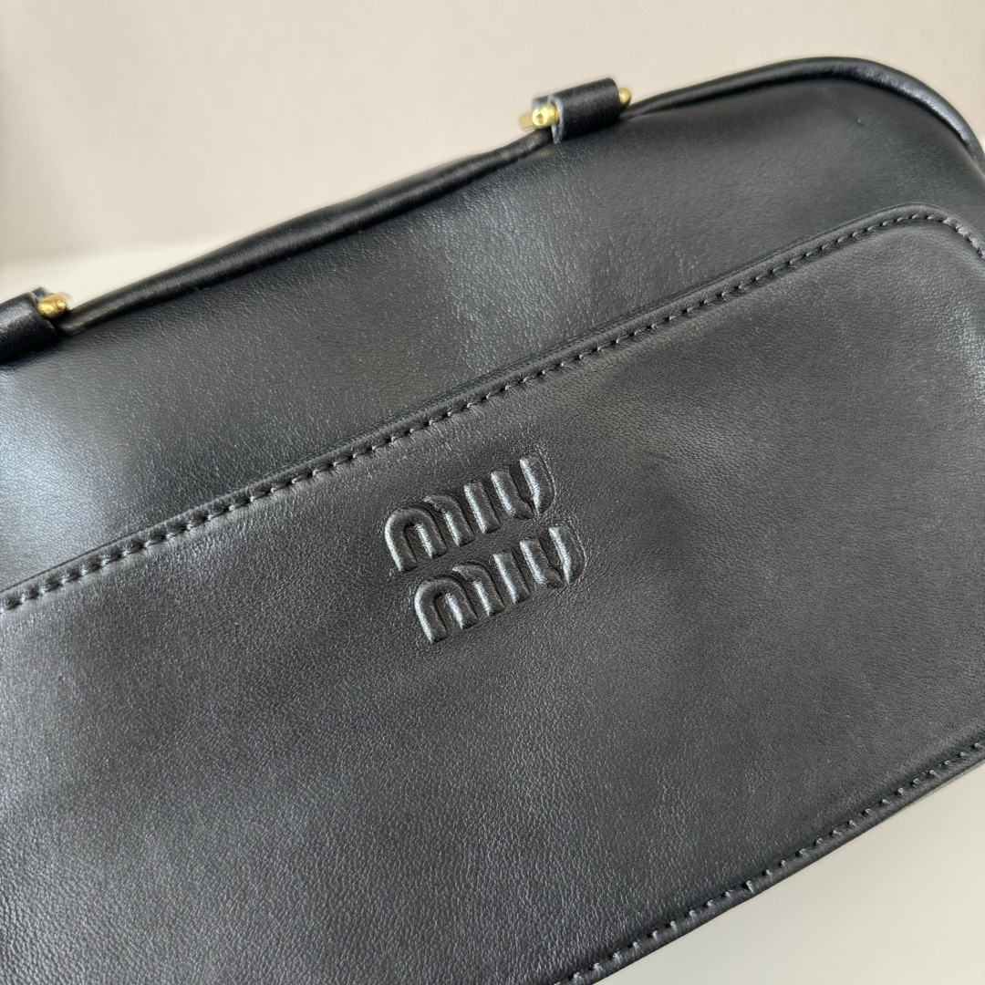 M1v M1v pocket washed nappa leather bag 32x15.5x11cm