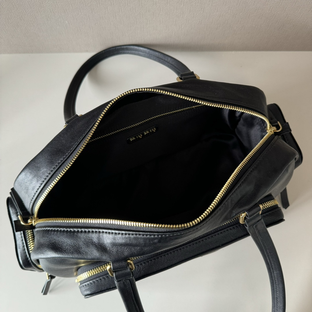 M1v M1v pocket washed nappa leather bag 32x15.5x11cm