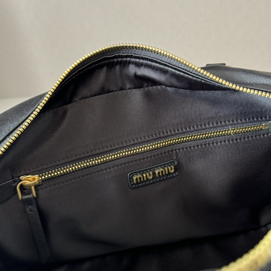 M1v M1v pocket washed nappa leather bag 32x15.5x11cm