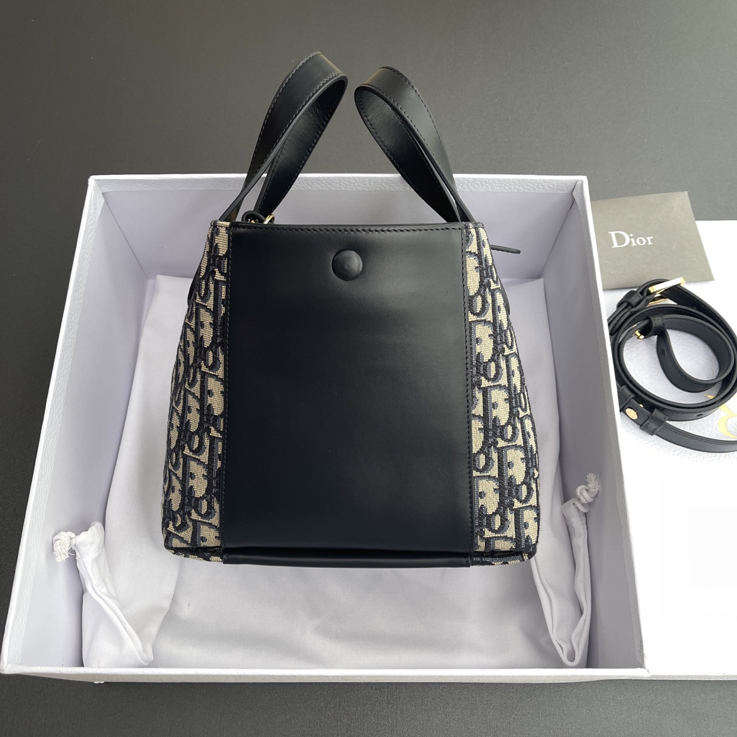 D10r Small Signature Bucket Bag 21x19x11cm