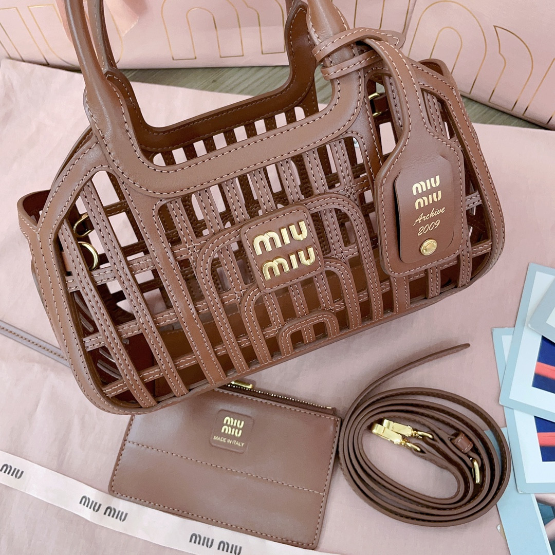 M1v M1v leather basket 12.5x24x9cm
