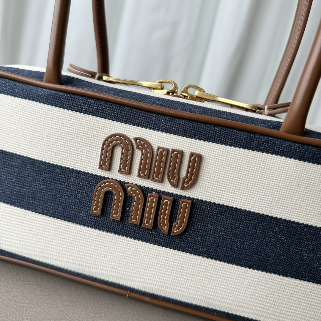 M1v M1v beau canvas and leather bag 11.5x28x8cm