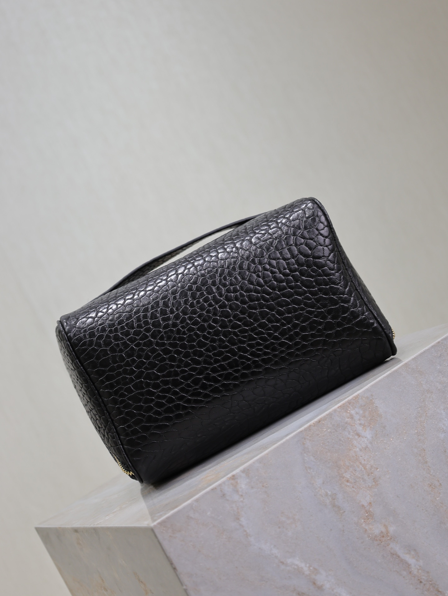Y51 GABY Vanity Case in Grained Leather 21x13x13cm