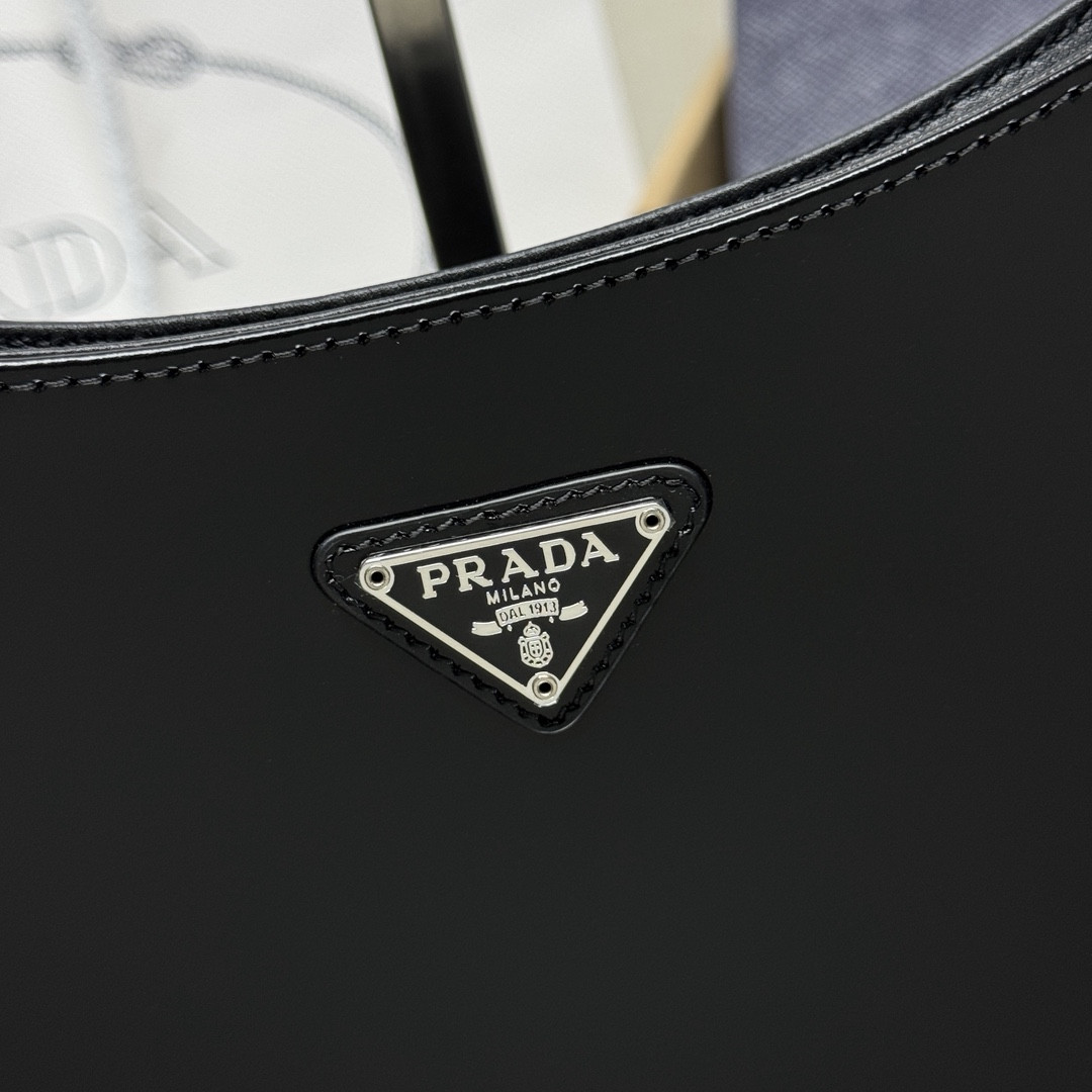 Pra*a Cleo brushed leather shoulder bag 22x27x6cm