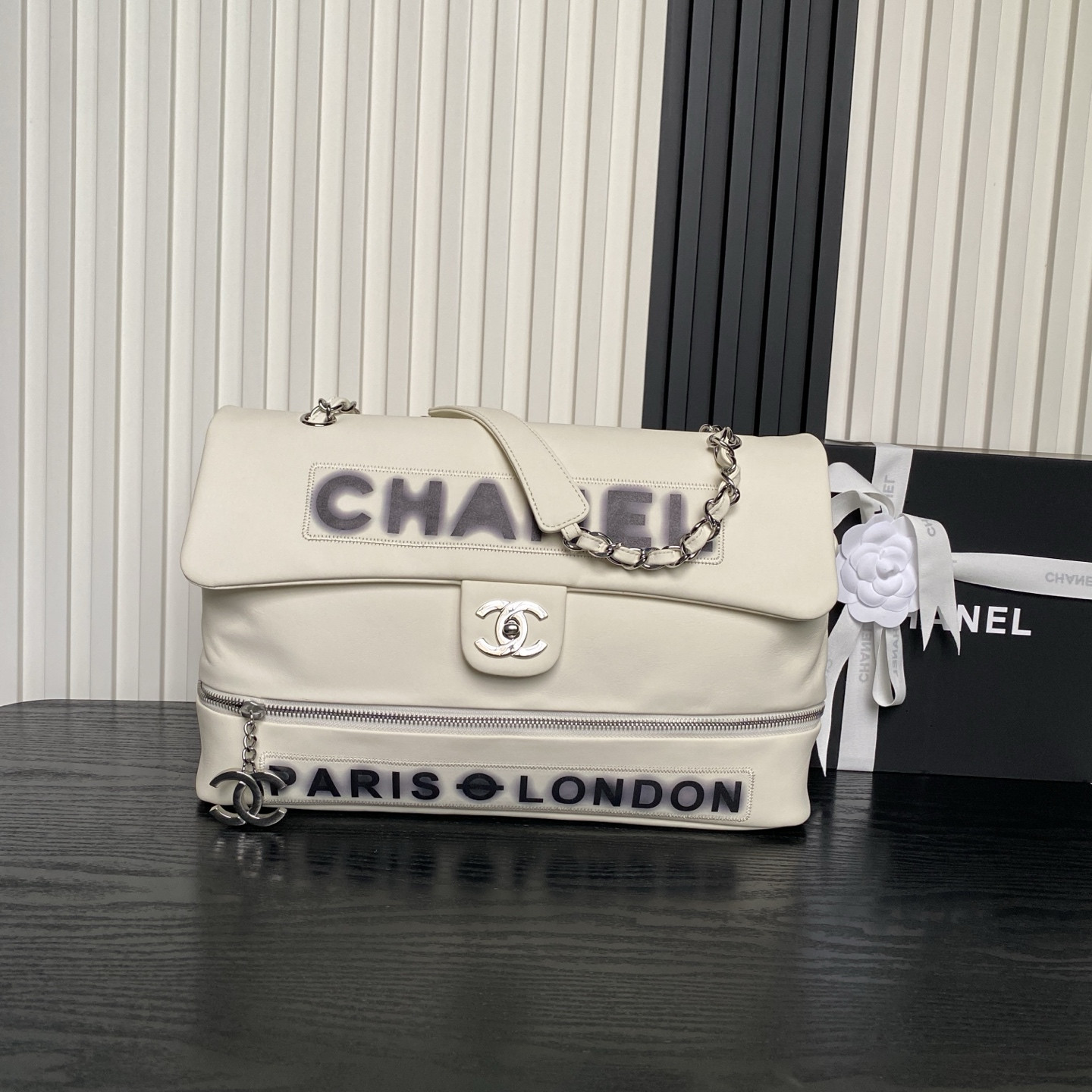 Ch**el Vintage Graffiti Tote Airport Bag 36x24x12cm